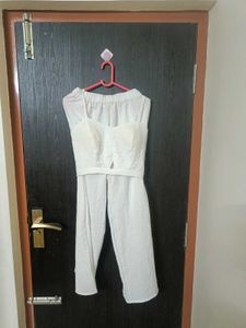 White textured wide-leg pants