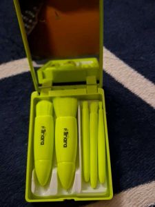 Passport Edition Makeup Brushes