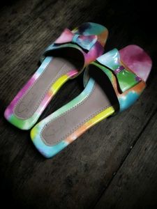 Stylish Women&#39;s Flats for Sale !
