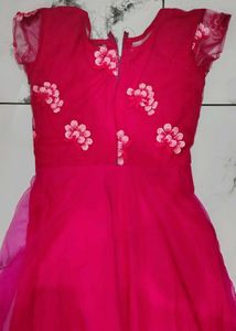 💗Cute Pink Flower gown 💗🎀