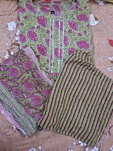 Women Cotton Kurta Set With Dupatta