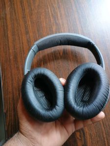 Bose Quiet Comfort QC 35 AnC Headphones .