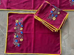 Embroidered Table Runner And 6 Mat Set