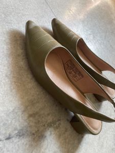 Van Heusen Sandals