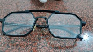 Black Frame / Glasses