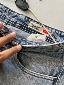 Levis jeans