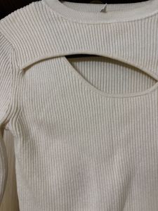 ONLY Cut Out Long Sleeve Crop Top