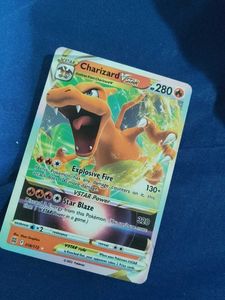 Charizard VSTAR - Pokemon Card
