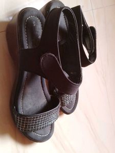 Black Sandle