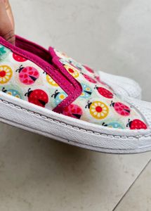Cute Ladybug Print Slip-On Sneakers