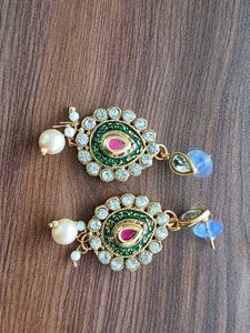 Elegant Kundan Necklace Set