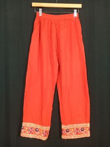 Red Embroidered Women&#39;s Kurta Set