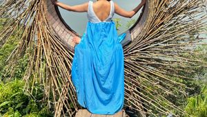 Long Slit Gown For Maternityshoot And Other Shoots