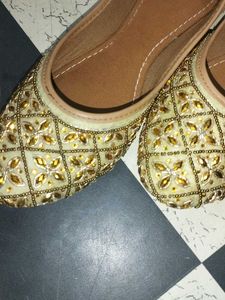 Beautiful Naghra Juttis
