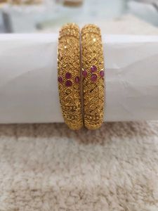 1mg GOLD BANGLES