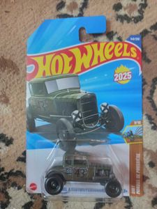 Hot Wheels single piece car