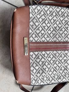 Tommy Hilfiger Cross Body Bag-original