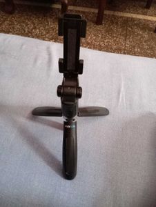 L01s Professional Tripod Vs Selfie Stick