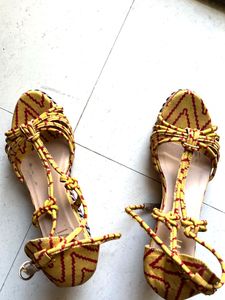 Taavi wedges for women