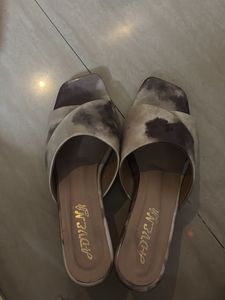 Beautiful tie and dye pattern heels