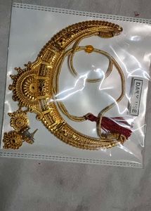 Elegant Gold-Tone Necklace