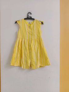 I am Decluttering My Wadrobe