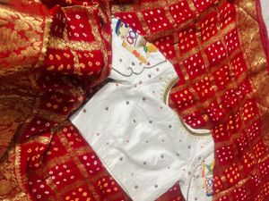 Bandhej Saree With White Zardosi Blouse