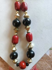 Stunning Black &amp; Red Beaded Necklace