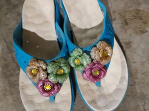 Water Proof Slipper In New Condition Sale