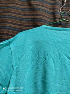 Vintage 1990 T-Shirt , Its Free Size Tshirt.