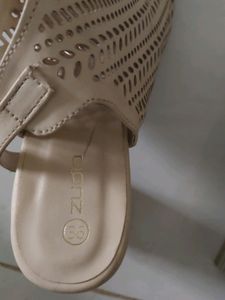 Zudio Fancy Sandles
