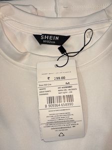 SHEIN WHITE FITTED CROP TOP