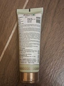 St.Botanica Face Wash
