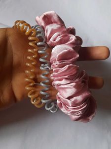 Scrunchies And Wire Hair Tie Band