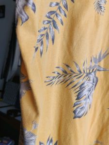 Men&#39;s Yellow T Shirt