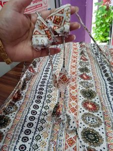 Bodi &amp; Mind Patterned Kurti With Leggings- Size M