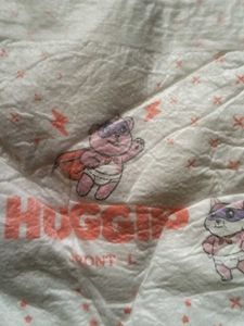 20 Pc Of L Huggies Diapers