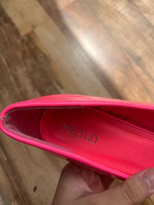 Hot Pink Pointed Heels