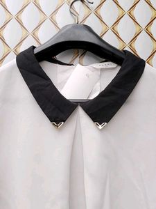 New With Tag Cute Korean Crop Neck Top
