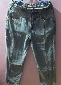 Lovegen's Mom Fit Jeans