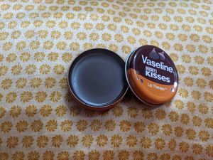 Vaseline Hershey&#39;s Kisses Lip Therapy