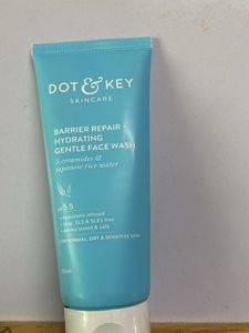 Dot & Key Barrier Repair Gentle Face Wash
