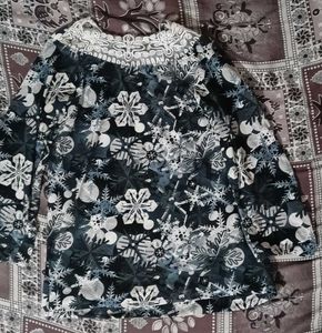 Floral Embroidered Sweatshirt