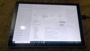 Microsoft Surface Pro 256-GB 1796 5th gen