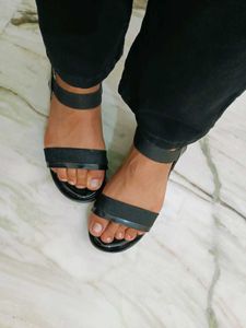 Black Flats Sandals For Womens