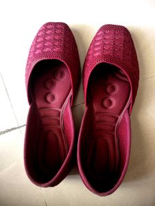 😍 Traditional Footwear