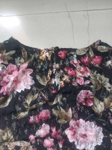 Kazo Stretch Lace Ruched Top