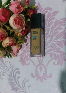 Maybelline fit me foundation in the shade 332