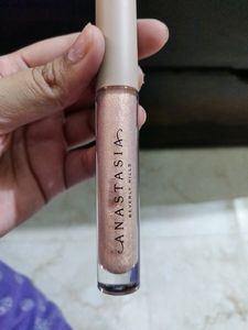 Anastasia Beverly hills lipgloss in shade Summer Vibes