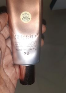 Swiss Beauty Pearl Illuminating Strobe cream